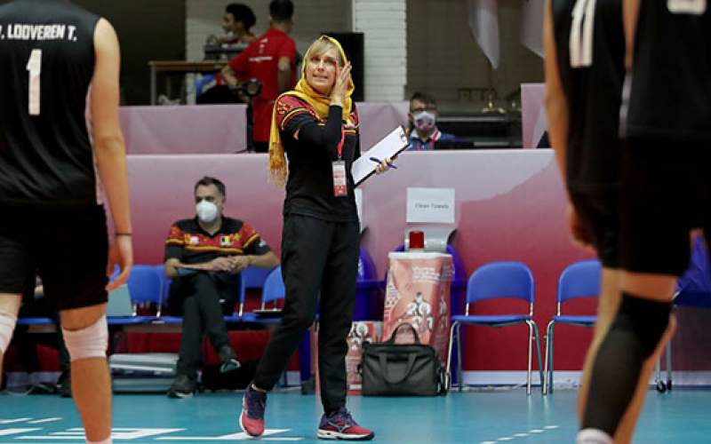 تصاویری از مربی زن تیم والیبال بلژیک در ایران