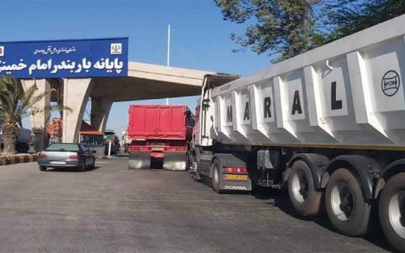 روزانه ۵۵ هزار تن کالا به بندر امام خمینی (ره) وارد می‌شود