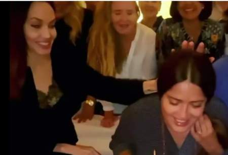 شوخی آنجلینا جولی در جشن تولد سلما هایک