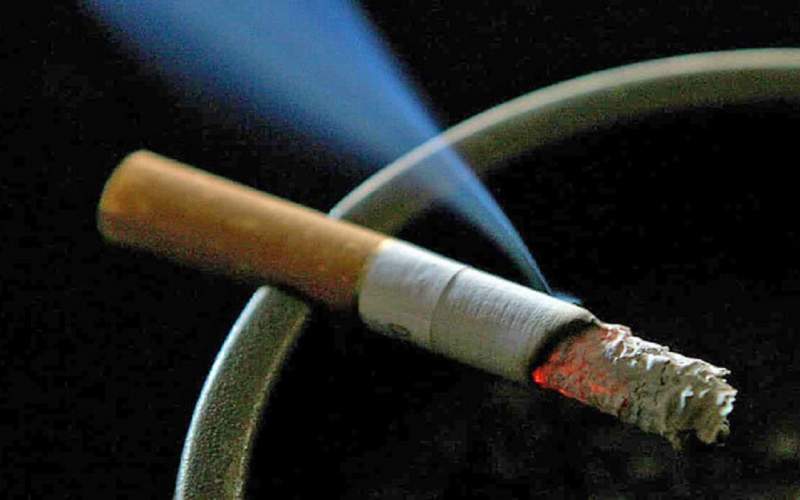 چرا افراد سیگاری کمتر به کرونا مبتلا می‌شوند؟