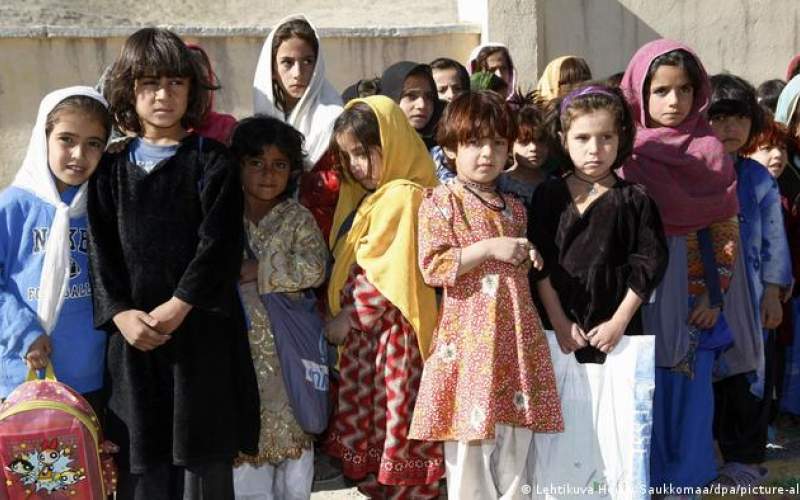 هشدار به طالبان در مورد منع تحصیل دختران