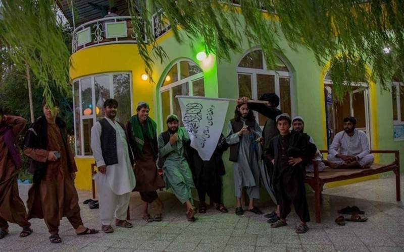 تروریست‌های طالبان دموکراسی را امری غلط می‌دانند