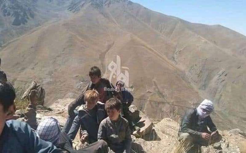مردم تاجیک (فارسی‌زبان) پنجشیر آواره در کوه‌ها