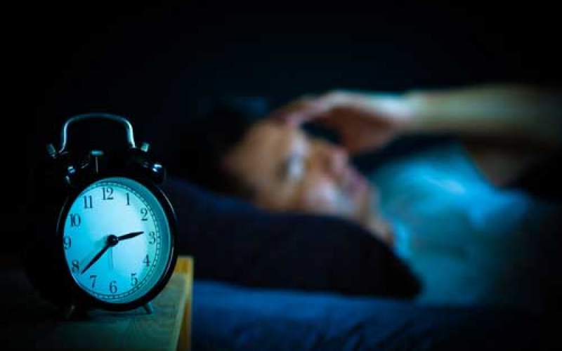 ۸ راه‌حل ساده برای بی‌خوابی نیمه شب