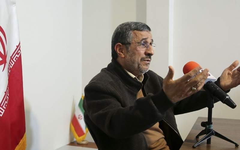 انتقاد احمدی‌نژاد از نظام تصمیم گیری کشور