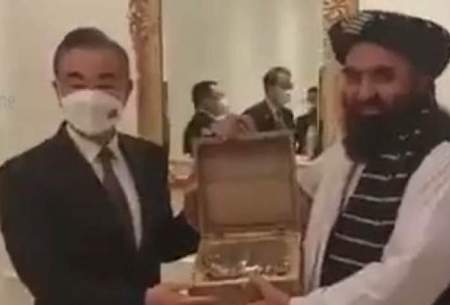 طالبان به وزیر خارجه چین تریاک ناب هدیه داد