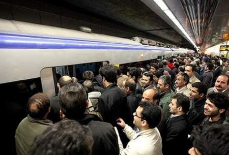 ازدحام زیاد مسافر در خطوط متروی تهران