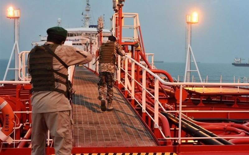نفتکش ویتنامی آب‌های ایران را ترک کرد
