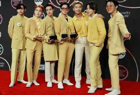 گروه BTS، برنده جایزه هنرمند سال شد/تصاویر