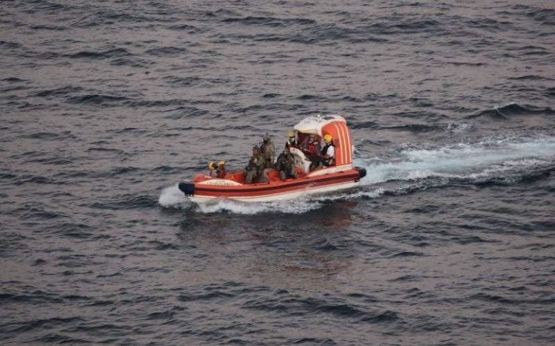 نجات دو دریانورد ایرانی توسط نیروهای آمریکا
