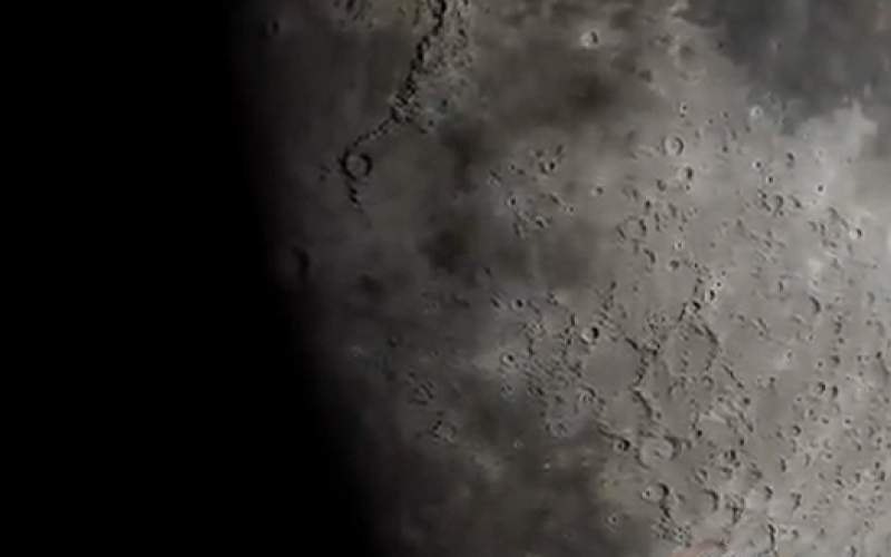 لحظه برخورد شهاب سنگ با سطح ماه/فیلم