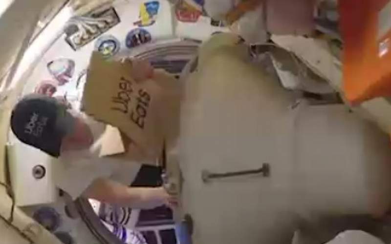 تحویل اولین سفارش غذا در فضا!/فیلم