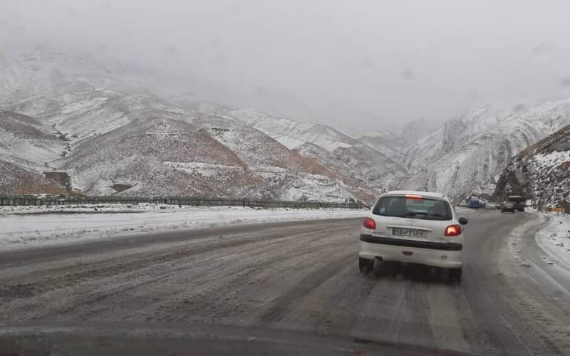 بارش برف و باران در جاده‌های ۱۴ استان کشور