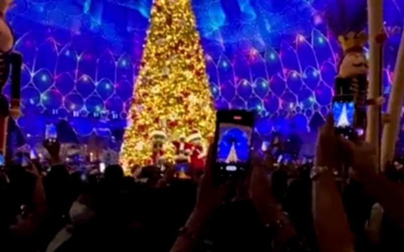 درخت کریسمس در اکسپو دبی؛ زیبا و چشمگیر