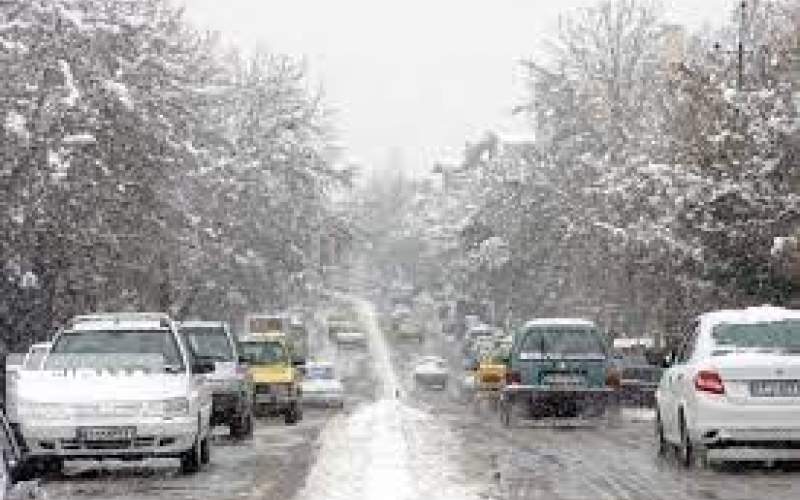 برف و باران در جاده‌های سه استان کشور
