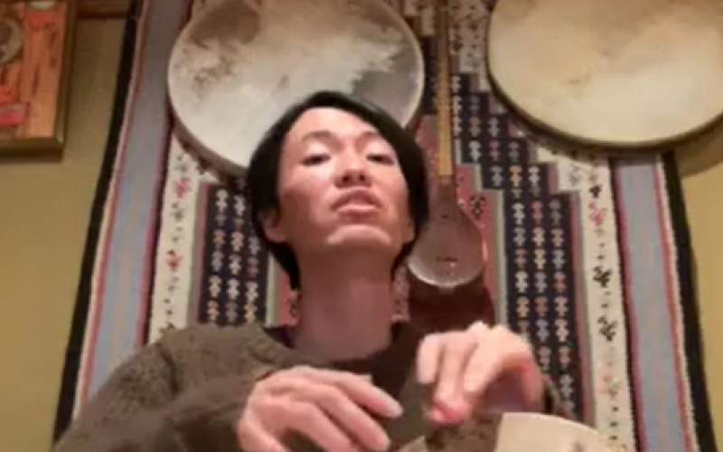 خواننده ژاپنی موسیقی ایرانی می‌خواند