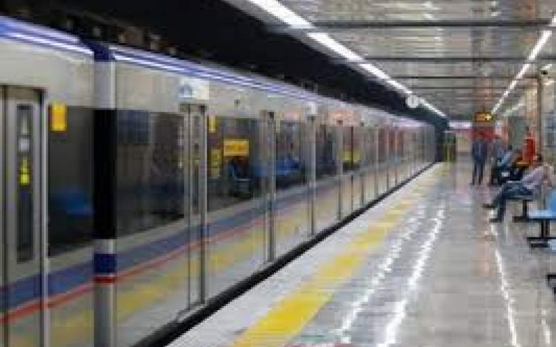 حرکت جنجالی در داخل واگن متروی تهران