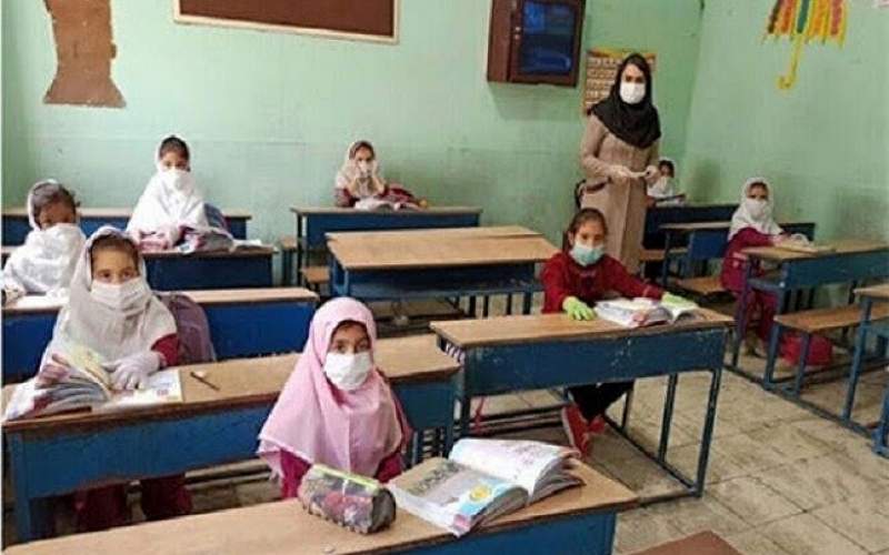 مدارس همچنان پر اخطارترین‌های کرونایی