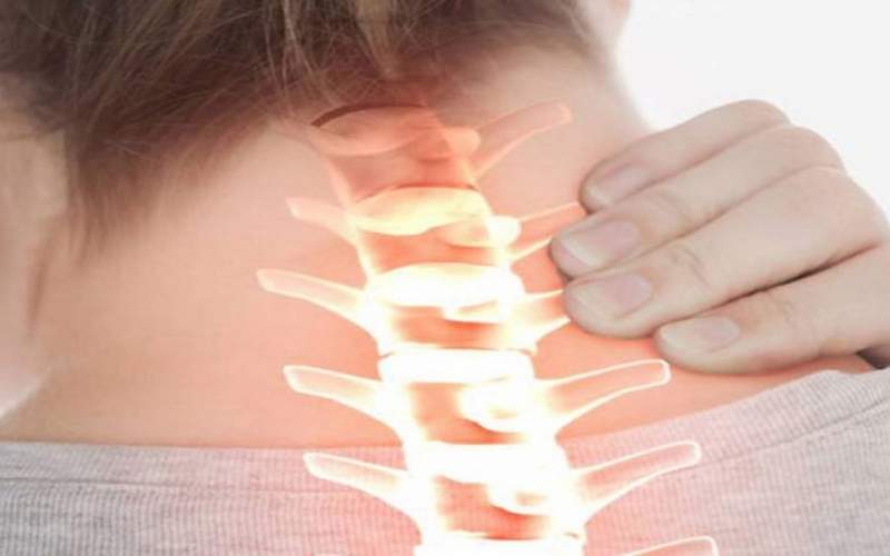 دلایل بروز درد در ناحیه گردن و راهکار‌های درمانی