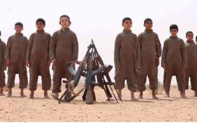 سرمایه‌گذاری داعش روی کودکان برای احیای خود