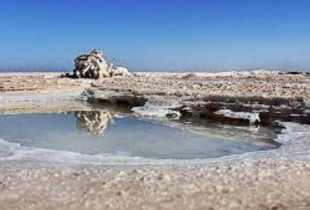 دریاچه ارومیه باز هم آب رفت