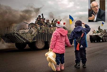 دو کودک اوکراینی در حال ادای احترام به سربازان کشورشان