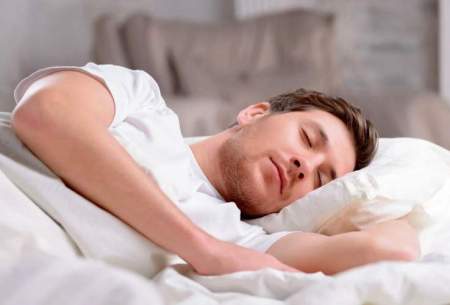 چرا به پهلو خوابیدن برای پوست خطرناک است؟