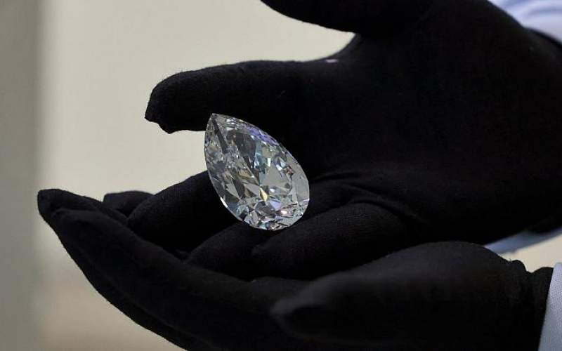 نمایش بزرگترین الماس سفید جهان در دبی