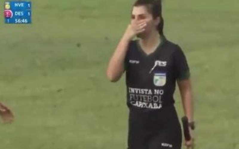 جنجال در فوتبال برزیل؛ کله به دماغ داور زن