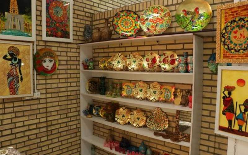 استقبال گردشگران نوروزی از صنایع دستی ایرانی