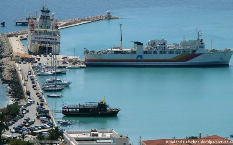 توقیف کشتی روسی در آب‌های یونان