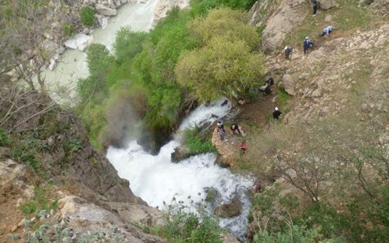 مرگ دختر جوان بر اثر سقوط از آبشار