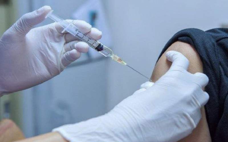 چه کسانی باید دز چهارم واکسن کرونا بزنند؟