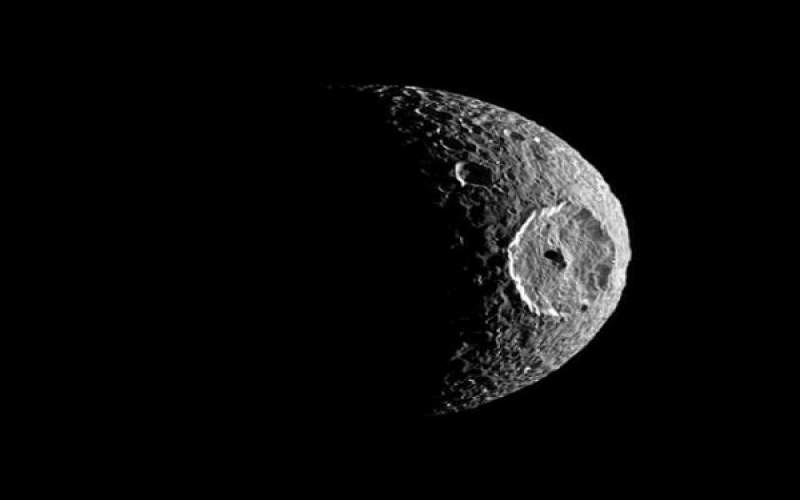 انتشار تصاویر کوچک‌ترین قمر زحل توسط ناسا