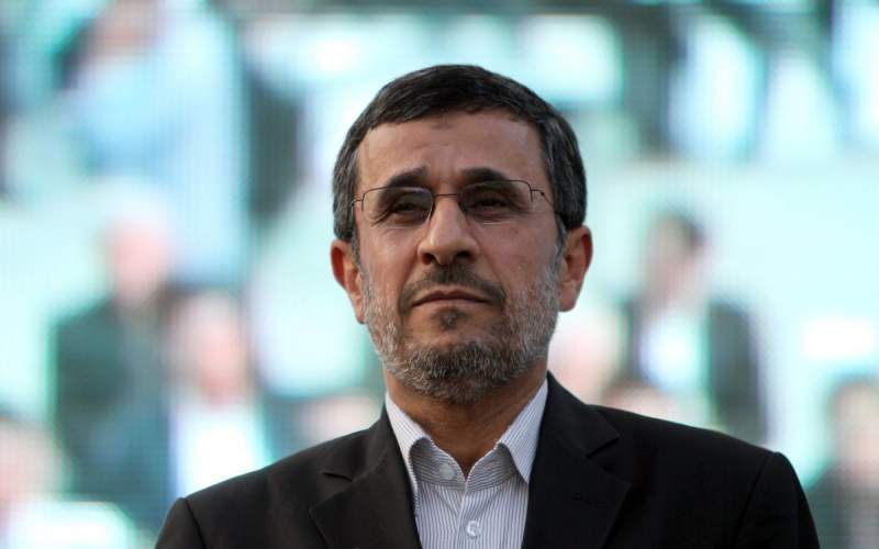 جنجال عکس یادگاری احمدی‌نژاد با یک زن