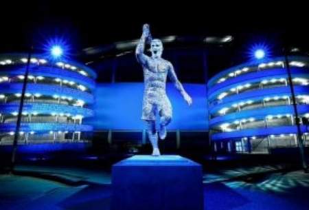 به یاد آن لحظه تاریخی؛ مجسمه آگوئرو در اتحاد