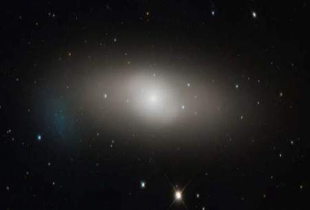 تصویر جدید هابل از یک کهکشان عدسی‌شکل