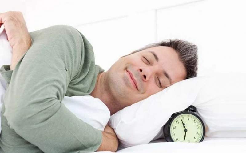 آیا مردان خواب راحت‌تری نسبت به زنان دارند؟