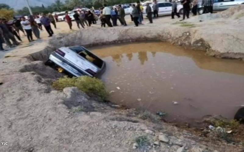مرگ ۳ نفر با سقوط خودرو در گودال آب