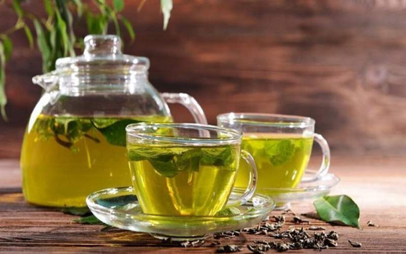 ۱۰ فایده شگفت‌انگیز چای سبز که نمی‌دانستید