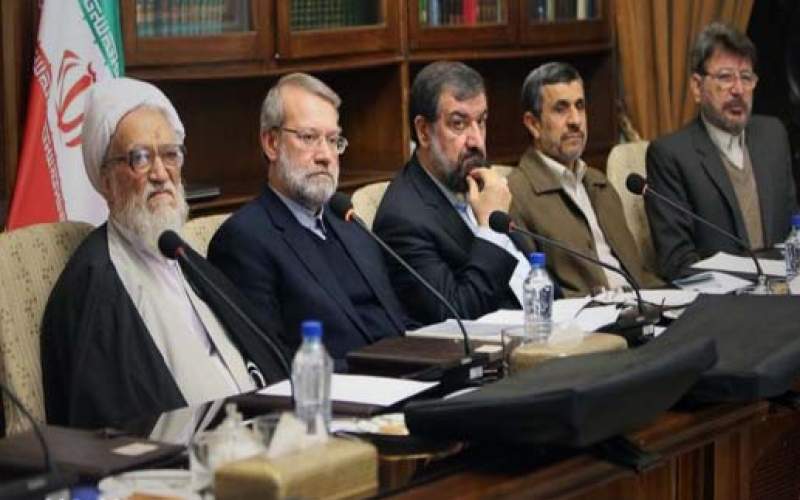 زمزمه حذف احمدی‌نژاد از مجمع‌تشخیص‌مصلحت!