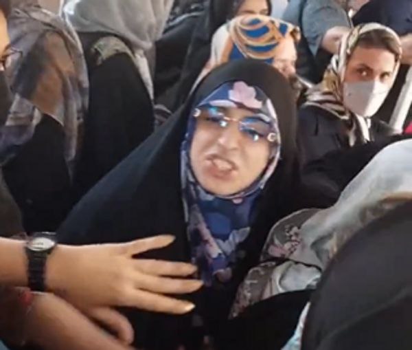 تأیید بازداشت و هویت زن معترض به تذکر حجاب بهار نیوز
