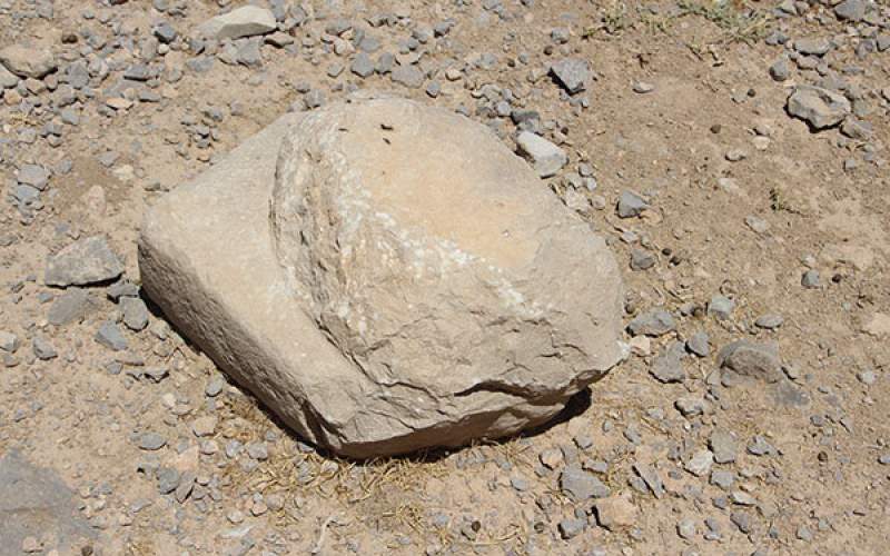 کشف یک پایه ستون ساسانی در فاروق مرودشت