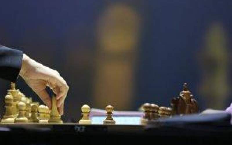 کاپیتان تیم شطرنج زنان، یک مرد است