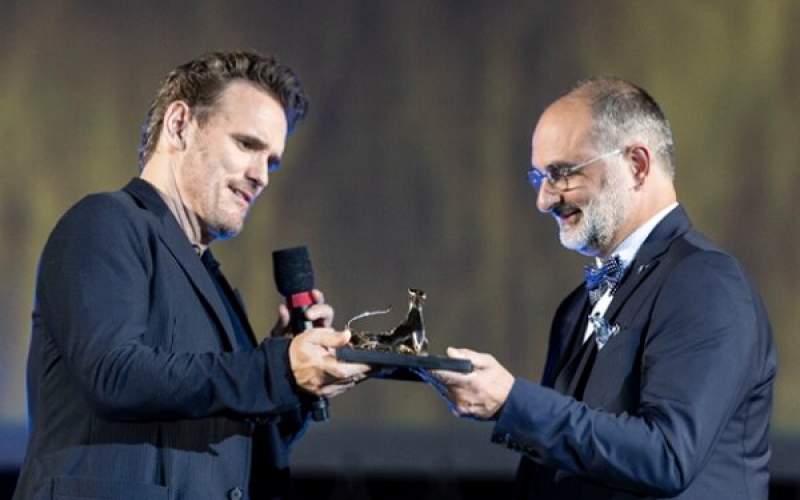 مت دیلون جایزه لوکارنو را دریافت کرد