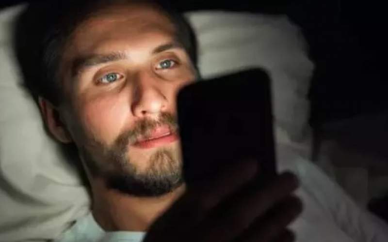 استفاده از موبایل در تخت‌خواب کشنده است