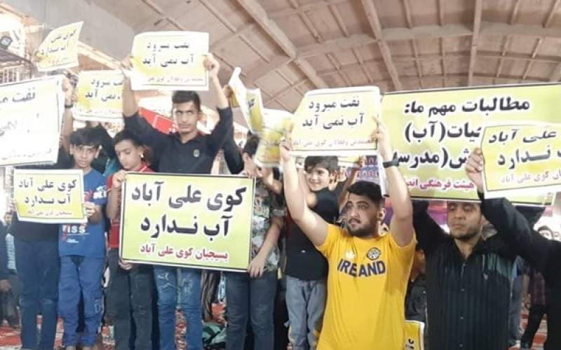 اعتراض مردم خوزستان به وزیرنفت در نمازجمعه