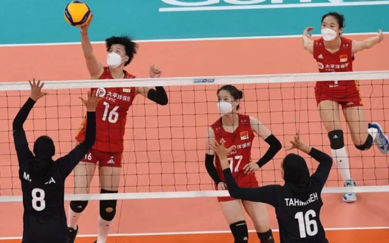 ماسک جنجالی چینی‌ها در برابر تیم زنان ایران