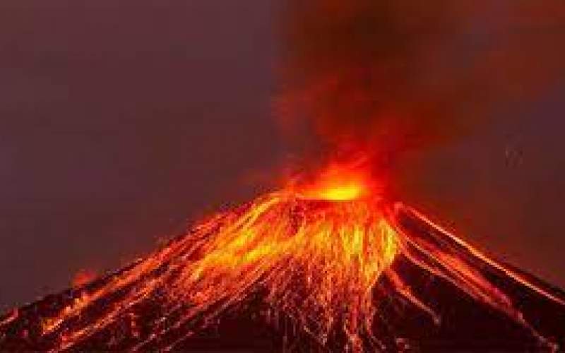 تصاویری خیره‌کننده از یک آتشفشان /فیلم