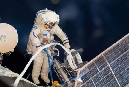فضانوردان روس پیاده روی ۷ ساعته در فضا انجام دادند